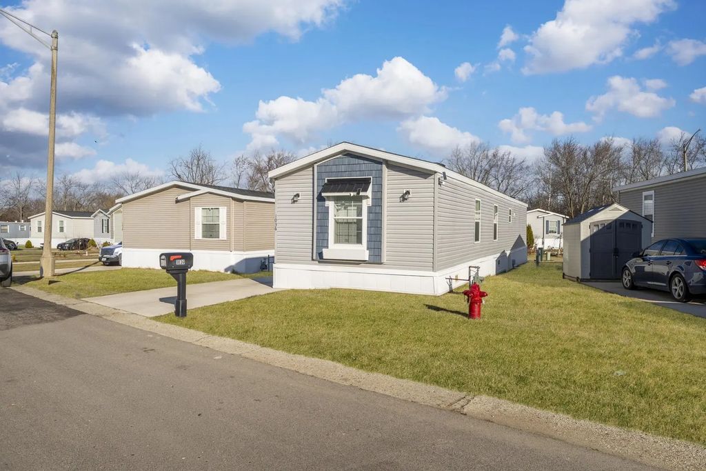 1036 Lunga Drive, Round Lake
