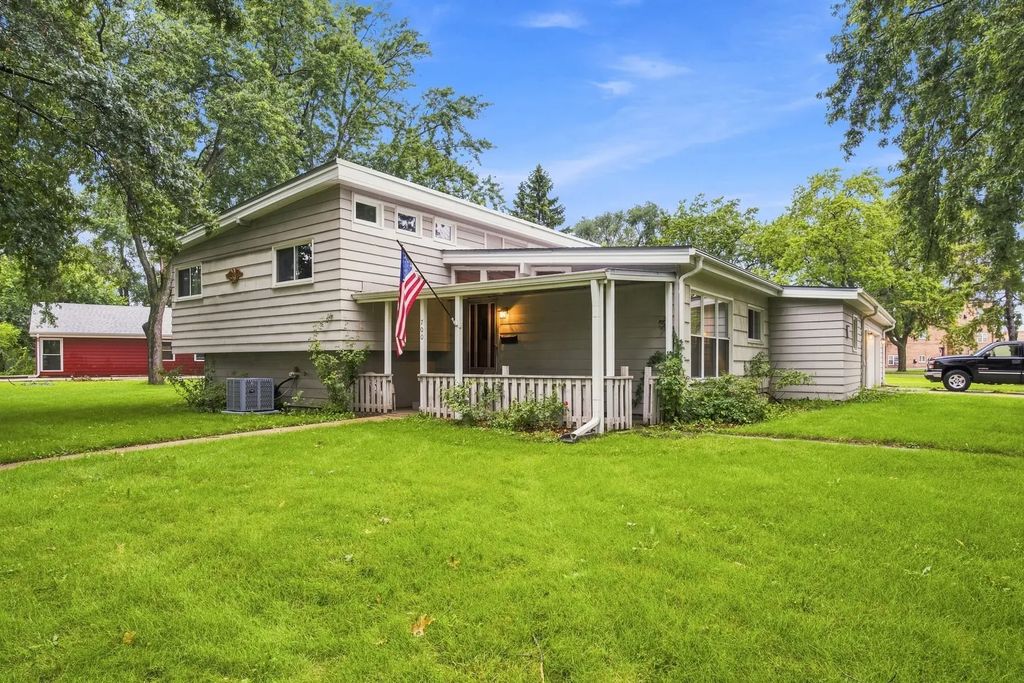 700 W Ridge Road, Villa Park
