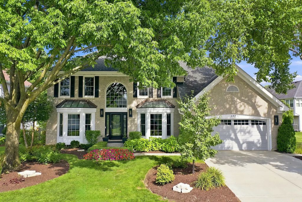 127 Michelle Place, Schaumburg