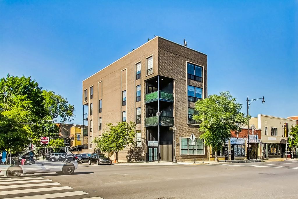 3024 W Irving Park Road 3s, Chicago, 60618