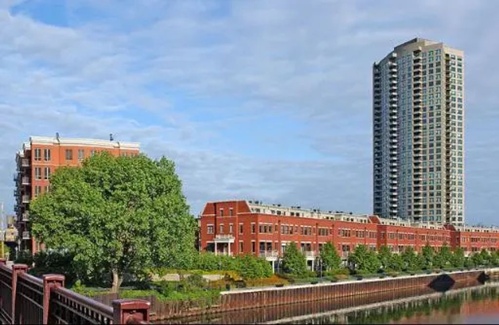 400 N Clinton Street 706, Chicago, 60654