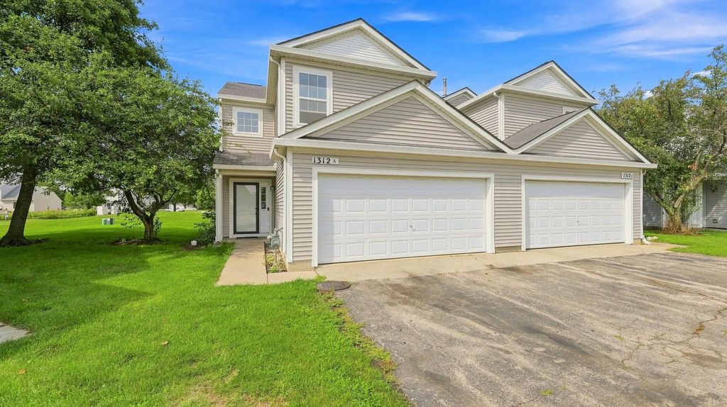 1312 Jenna Drive A, South Elgin
