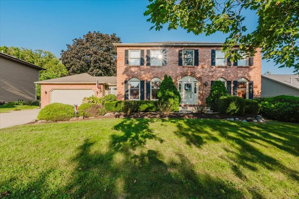 4 Inverness Drive, Bloomington