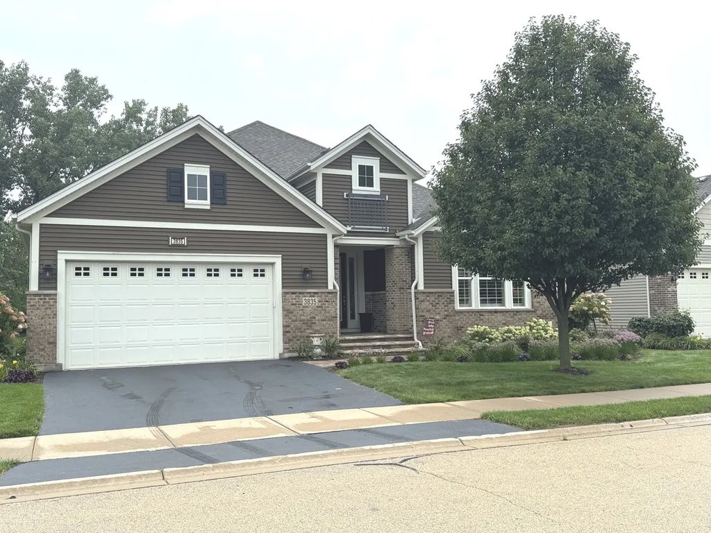 3835 Chesapeake Lane, Naperville