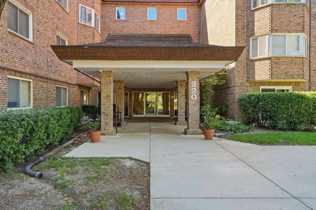 220 S Roselle Road 524, Schaumburg