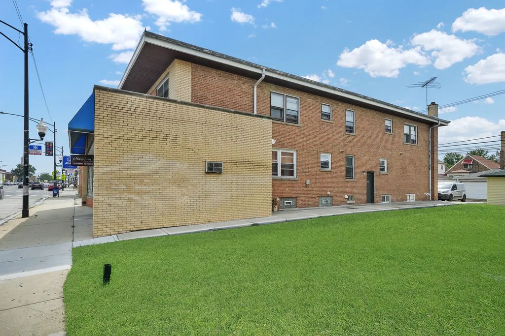 5550 S Pulaski Road, Chicago, 60629