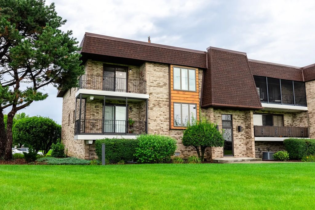 15700 Deerfield Court 2n, Orland Park