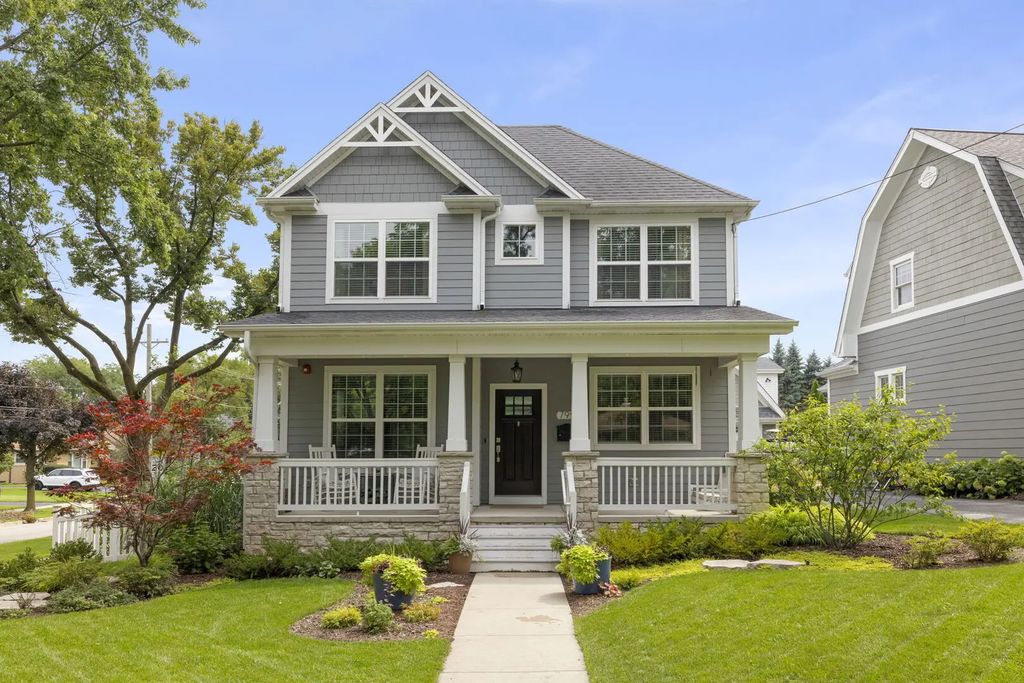 799 Hill Avenue, Glen Ellyn