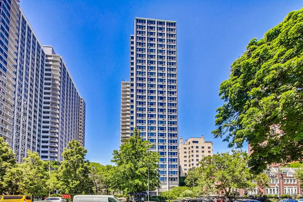 4250 N Marine Drive 2505, Chicago