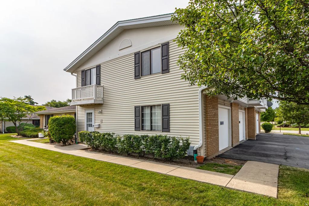 17 Dennis Court 773, Schaumburg