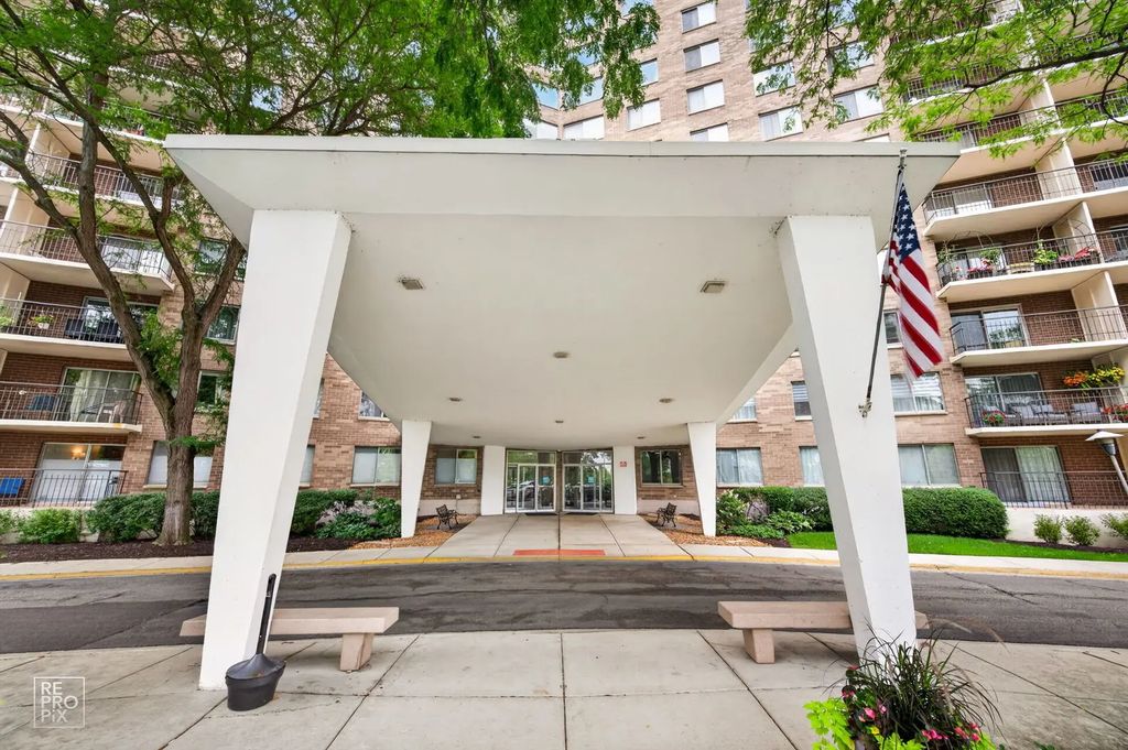 7141 N Kedzie Avenue 910, Chicago, 60645