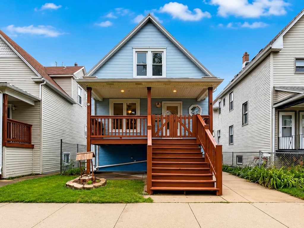 4857 W Berenice Avenue, Chicago, 60641