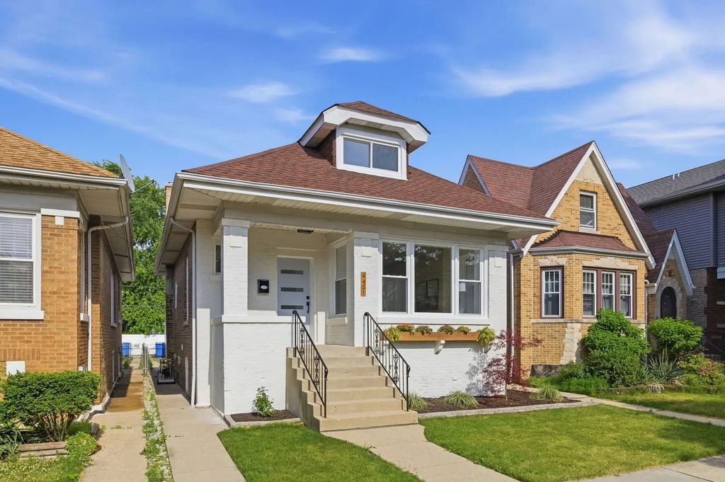 4431 N Marmora Avenue, Chicago, 60630
