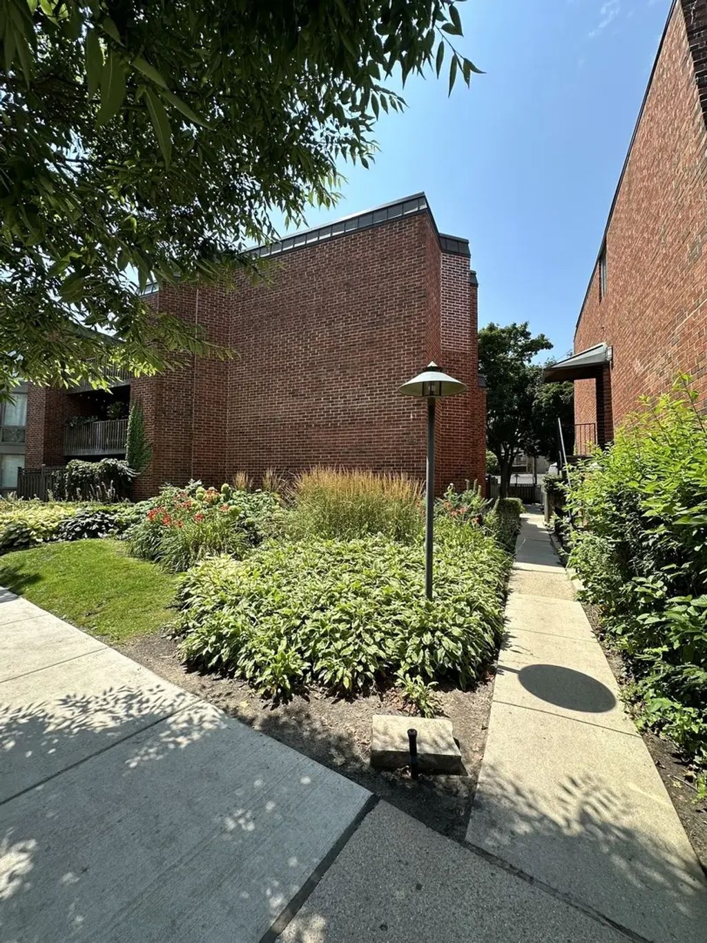 2036 N Larrabee Street 8208, Chicago