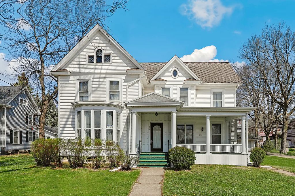 309 E 3rd Street, Sandwich
