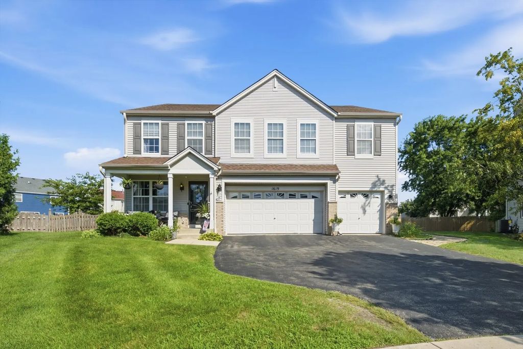 1619 Golden Ridge Drive, Plainfield