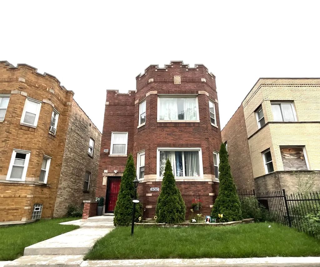 9010 S Justine Street, Chicago