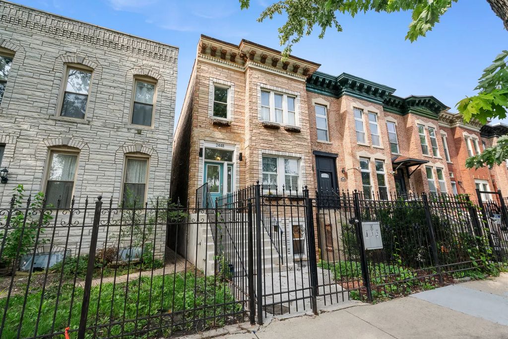 2448 W Taylor Street, Chicago, 60612