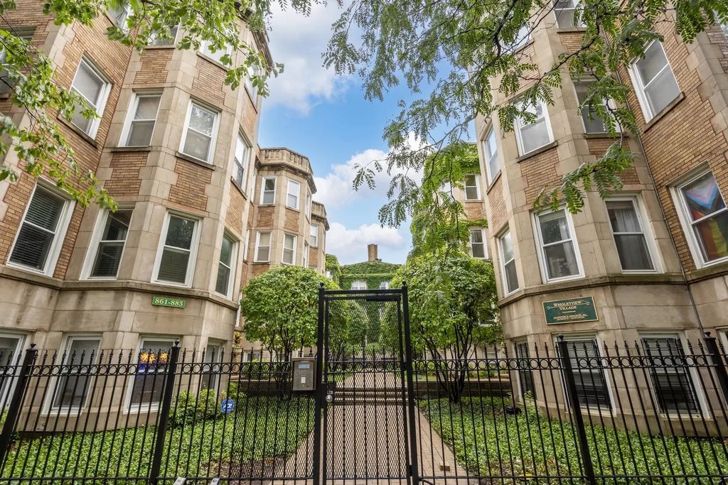 869 W Cornelia Avenue 3, Chicago, 60657
