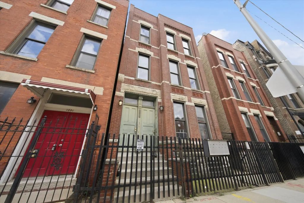 1333 W Huron Street 3a, Chicago