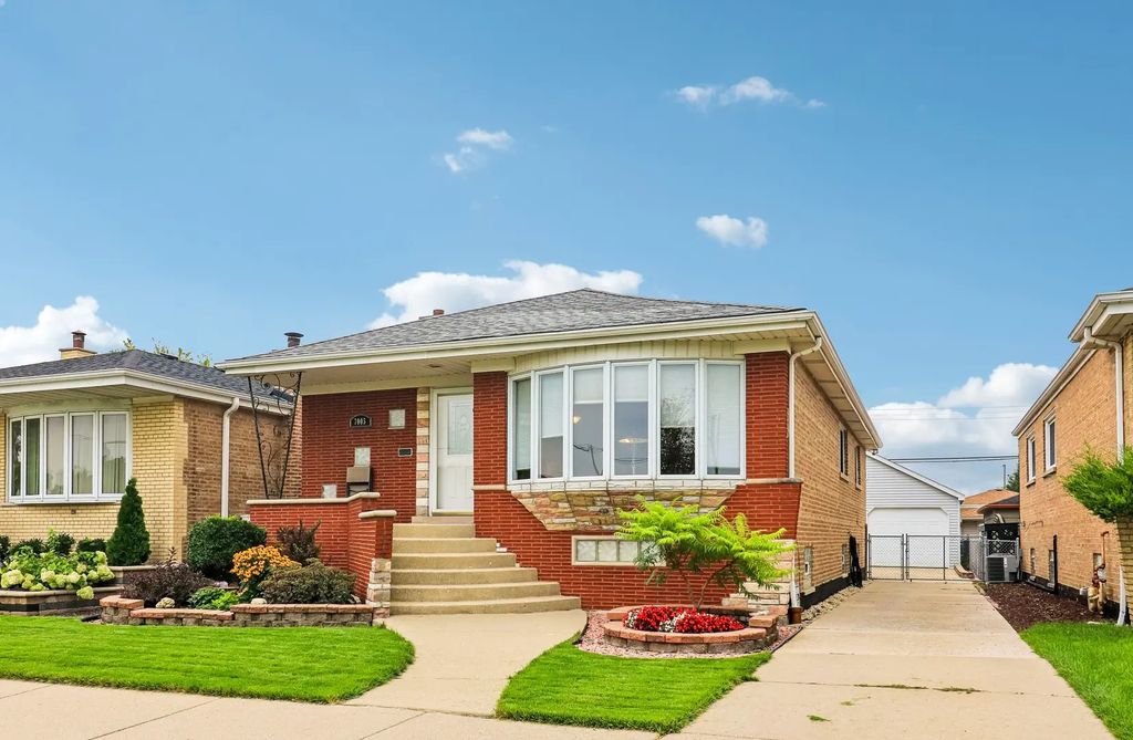 7005 W 63rd Place, Chicago