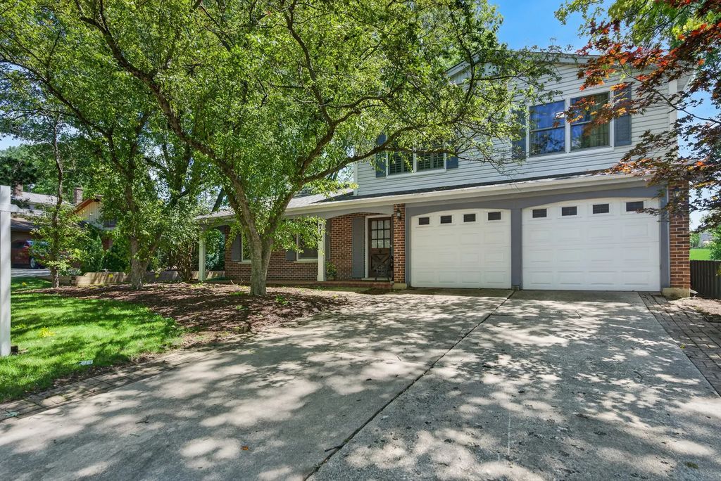712 Pawnee Lane, Naperville
