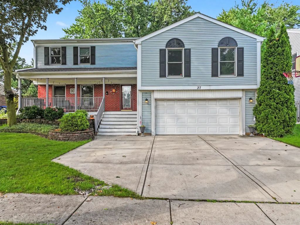 37 Yardley Lane, Schaumburg