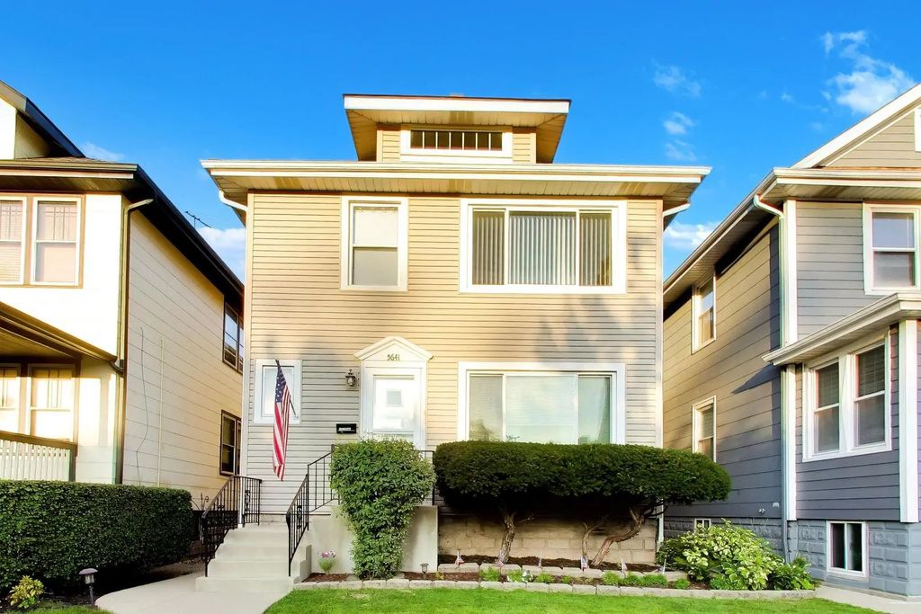 5641 N Austin Avenue, Chicago