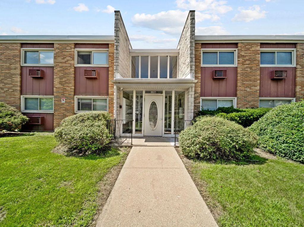 120 Collen Drive 219, Lombard