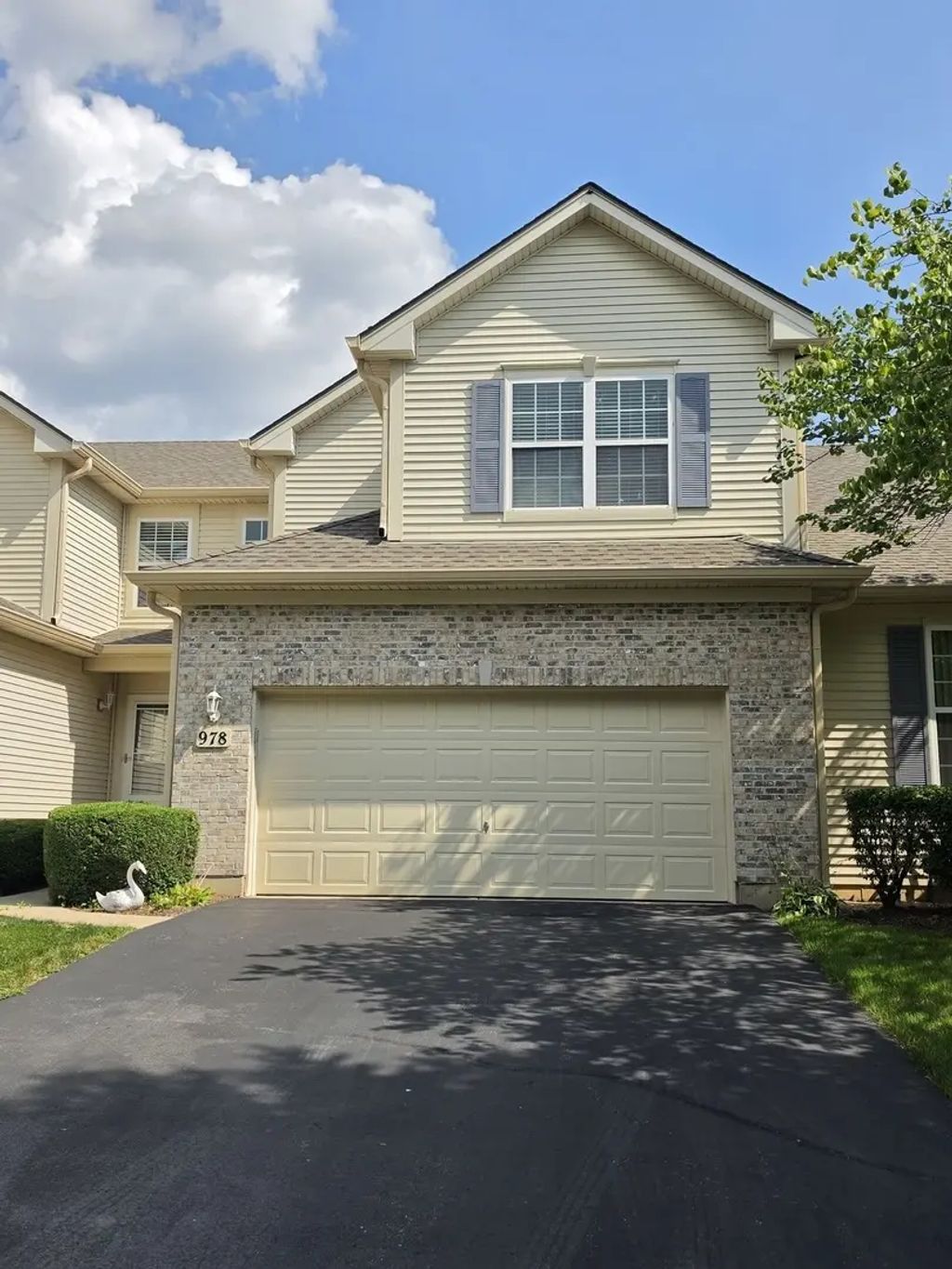 978 Oak Ridge Boulevard, Elgin