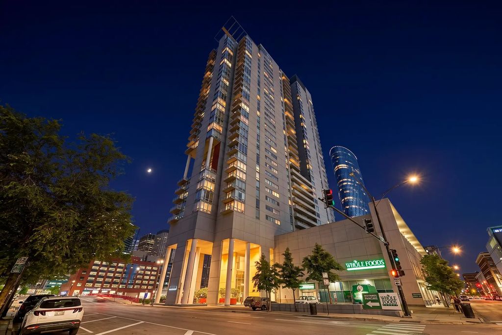737 W Washington Boulevard 904, Chicago, 60661