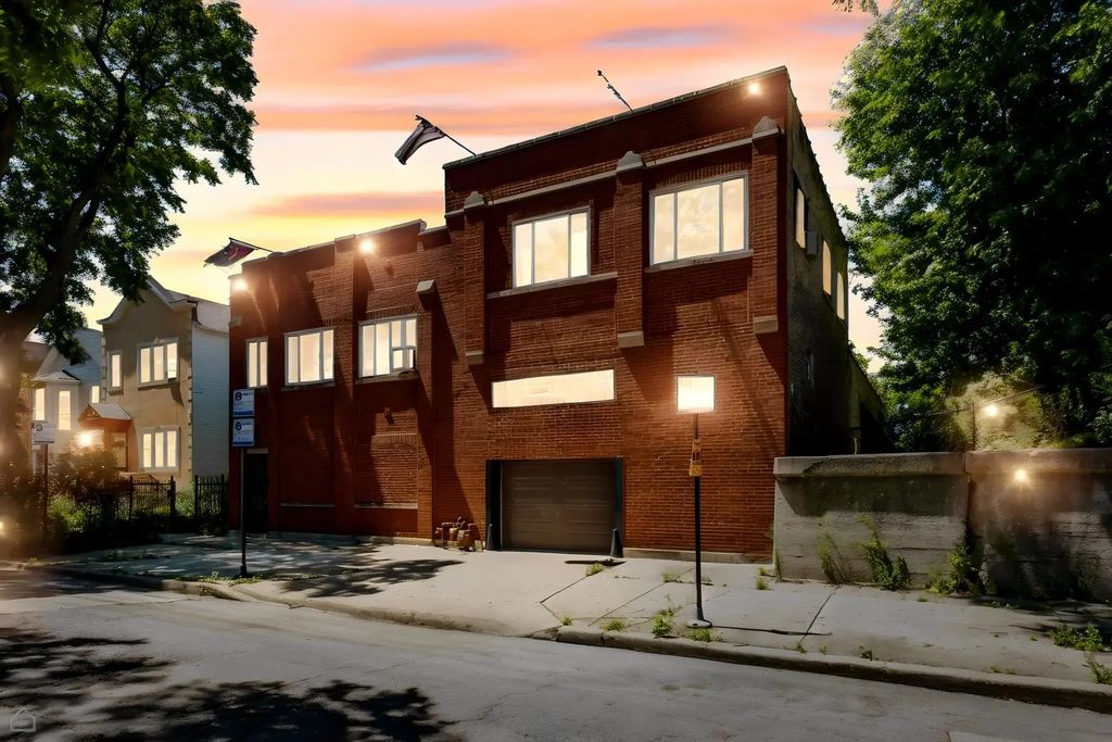 1742 N Mozart Street, Chicago, 60647