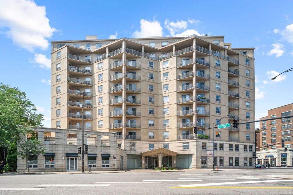 4350 N Broadway Street 1002, Chicago, 60613