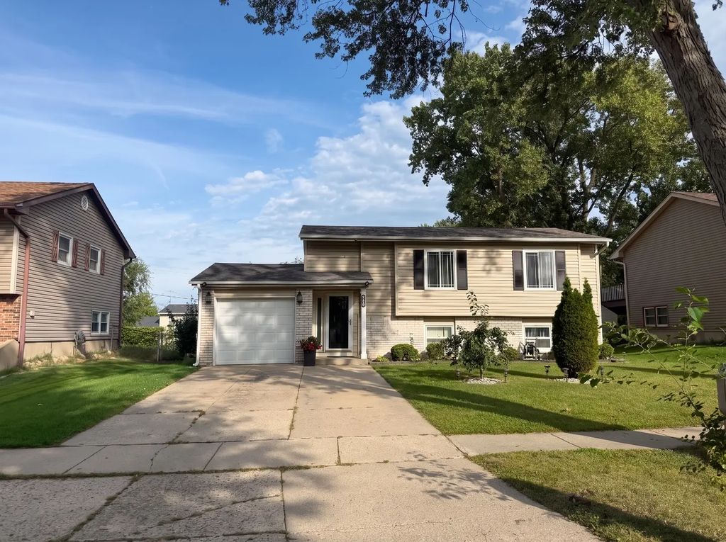 753 Macarthur Drive, Buffalo Grove