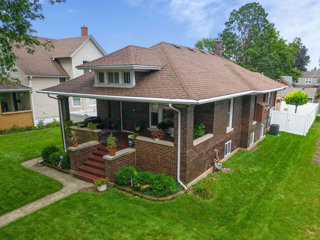 811 Farragut Place, Joliet