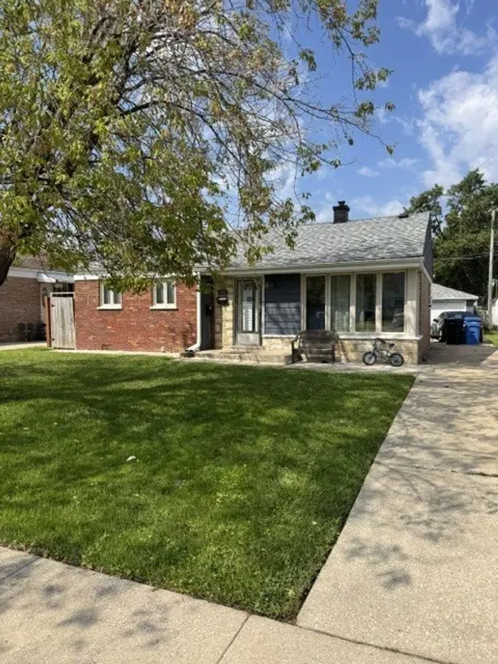 8132 S Kilbourn Avenue, Chicago