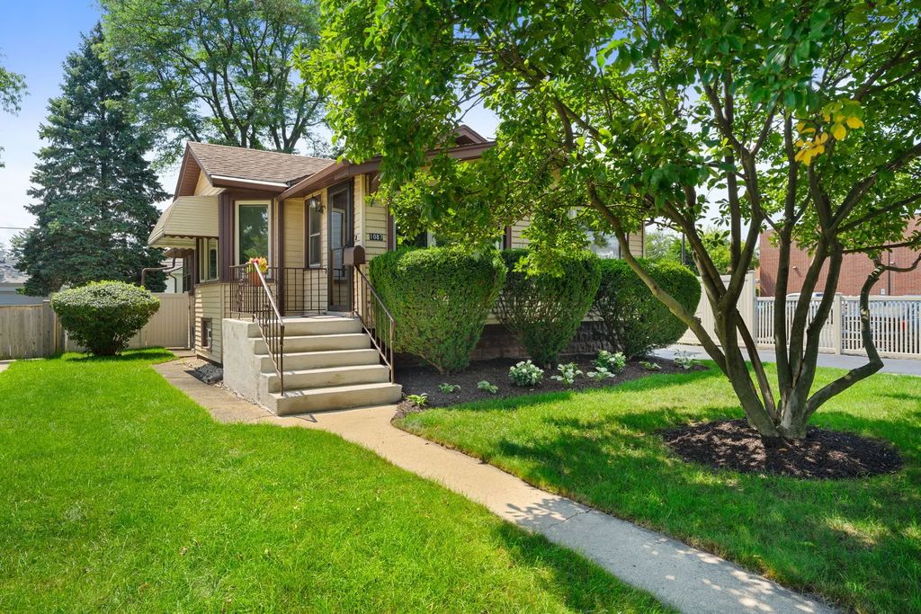 1087 Rose Avenue, Des Plaines
