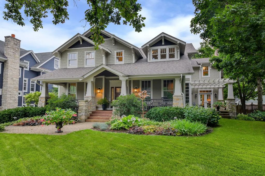 445 Bryant Avenue, Glen Ellyn