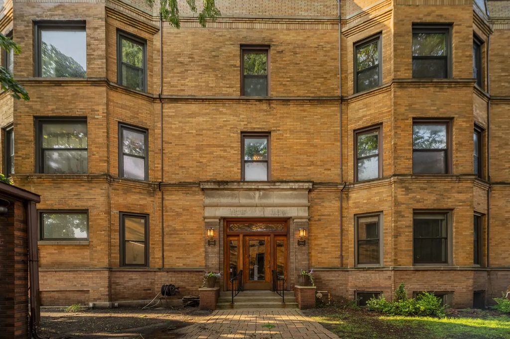 754 W California Terrace 2, Chicago, 60657