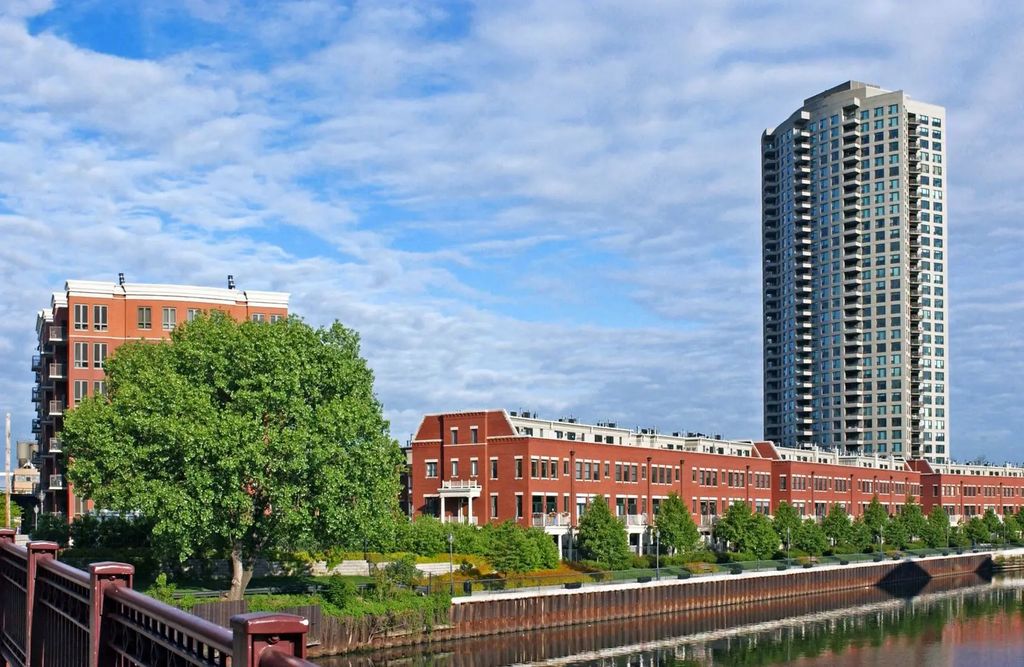 501 N Clinton Street 606, Chicago, 60654