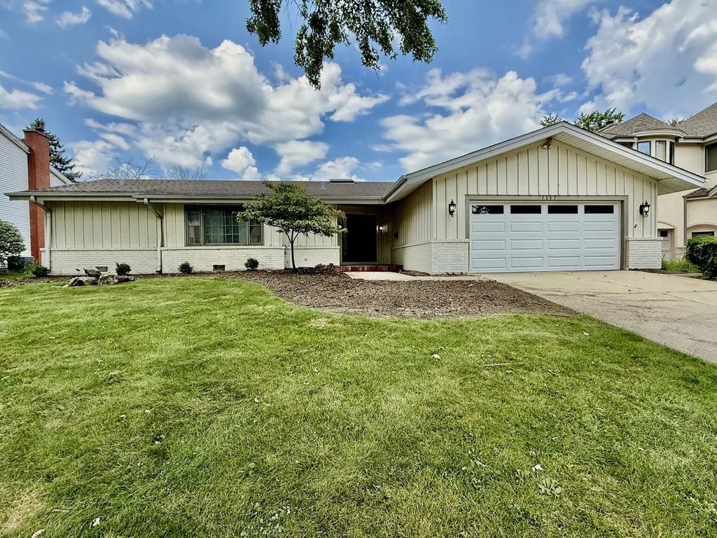1117 Summit Hills Lane, Naperville