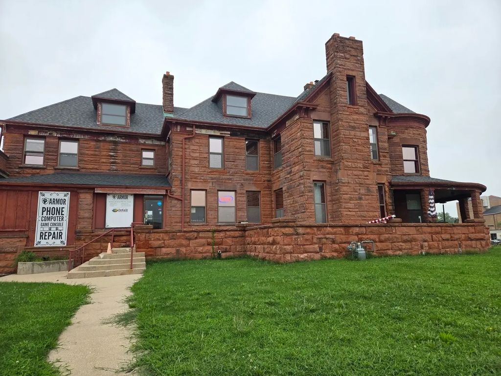 105 W Lincoln Highway 5, DeKalb