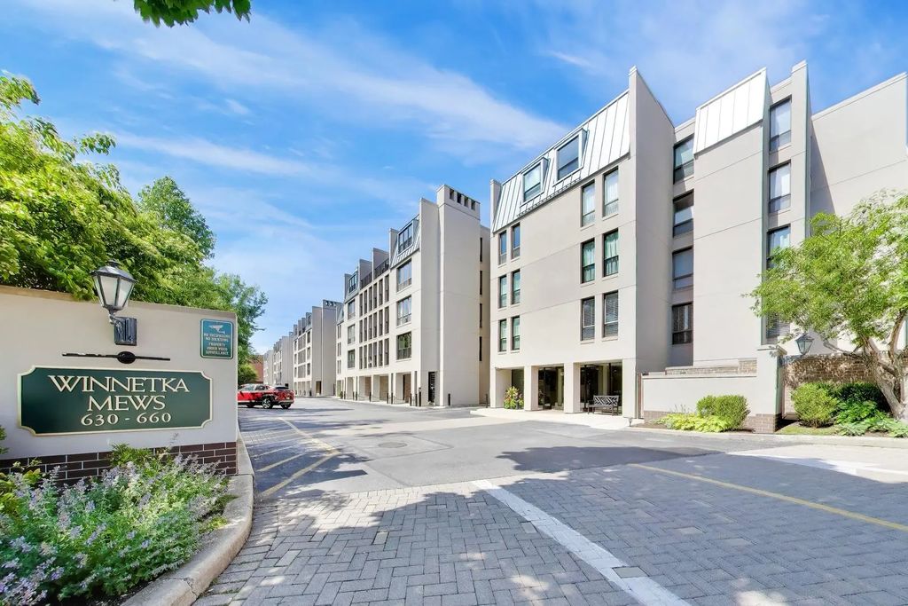 640 Winnetka Mews 403, Winnetka, 60093