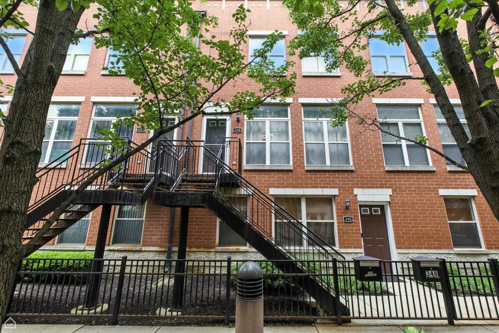 346 E 25th Place 25, Chicago, 60616