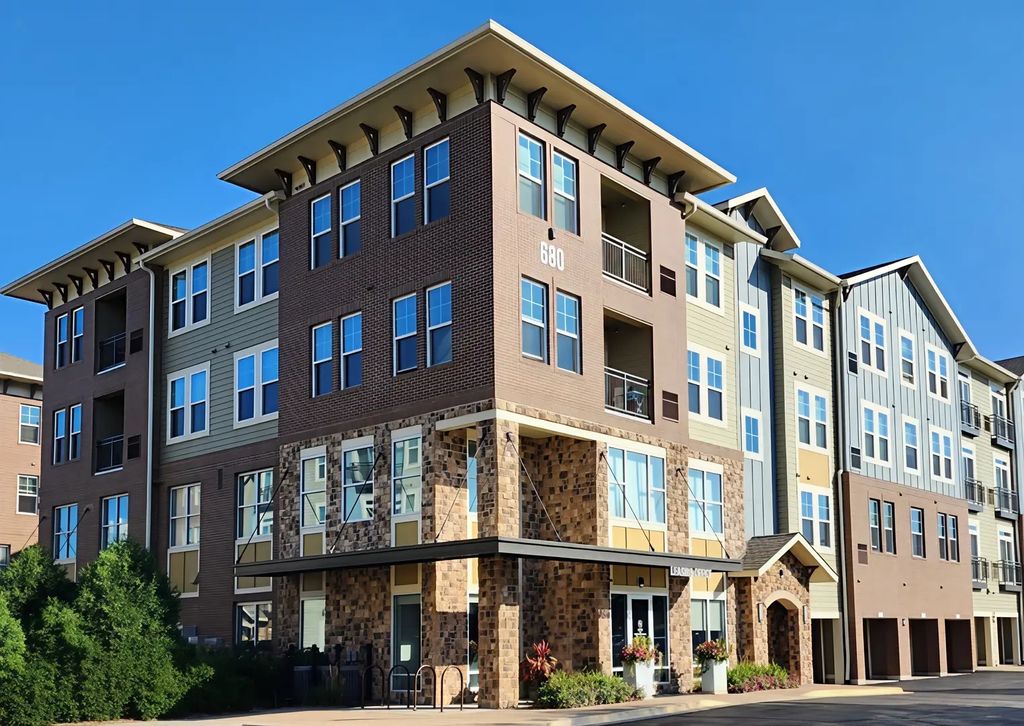 680 E Algonquin Road 1305, Schaumburg