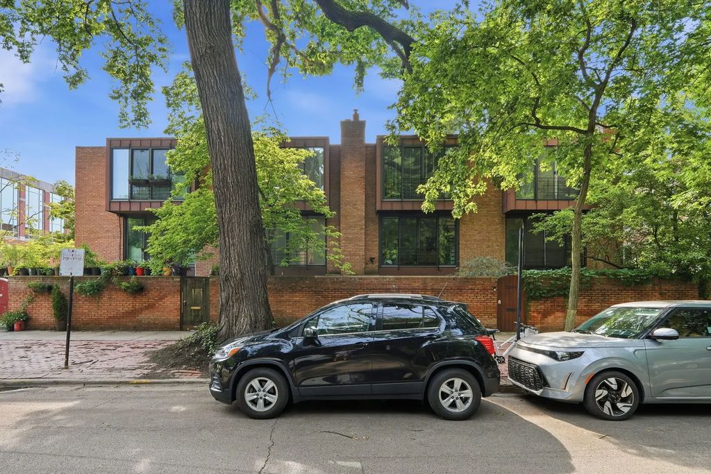 2206 N Burling Street, Chicago, 60614