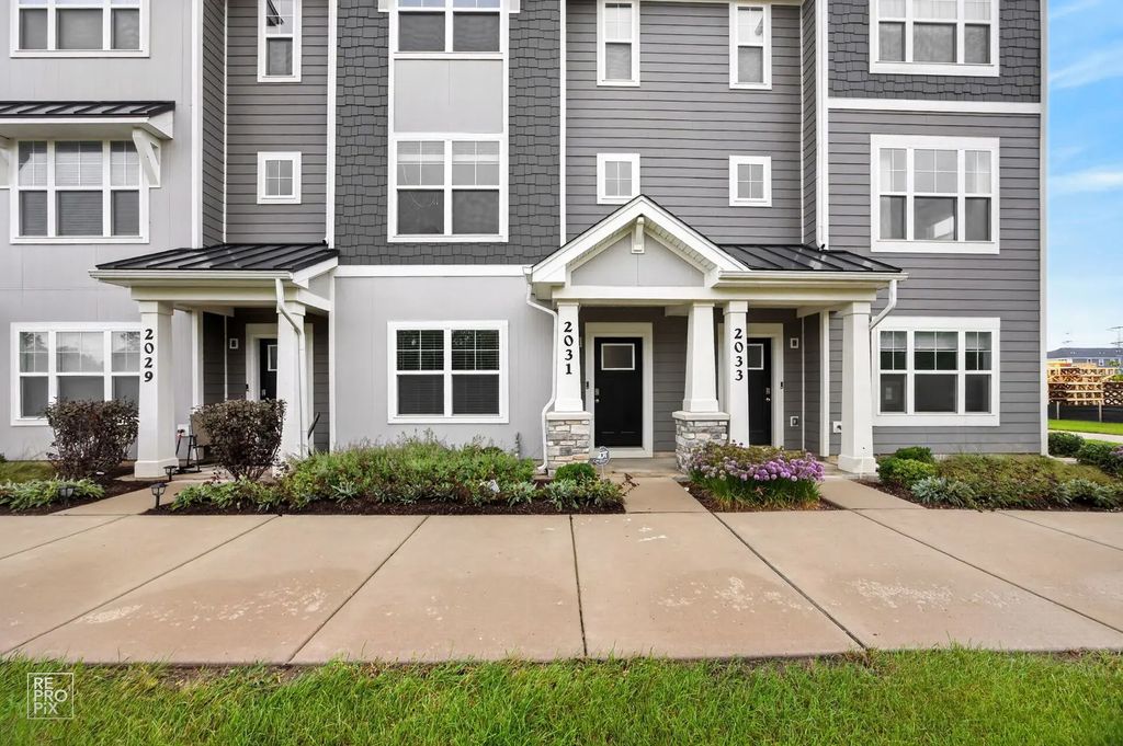 2031 Sequoia Avenue, Mundelein
