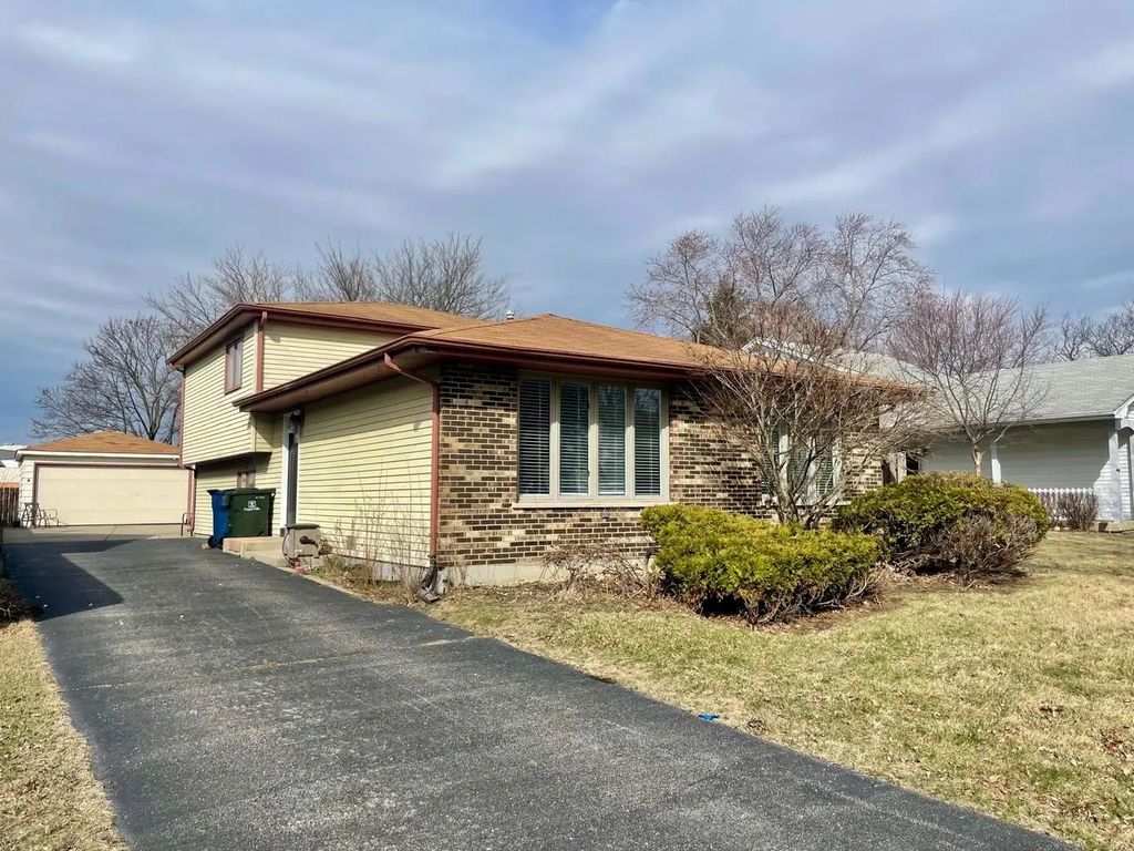 355 Pearson Circle, Naperville