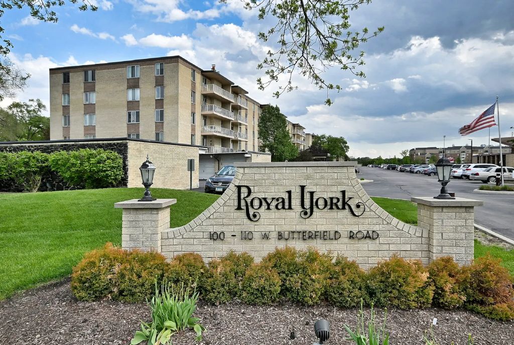 110 W Butterfield Road 302s, Elmhurst