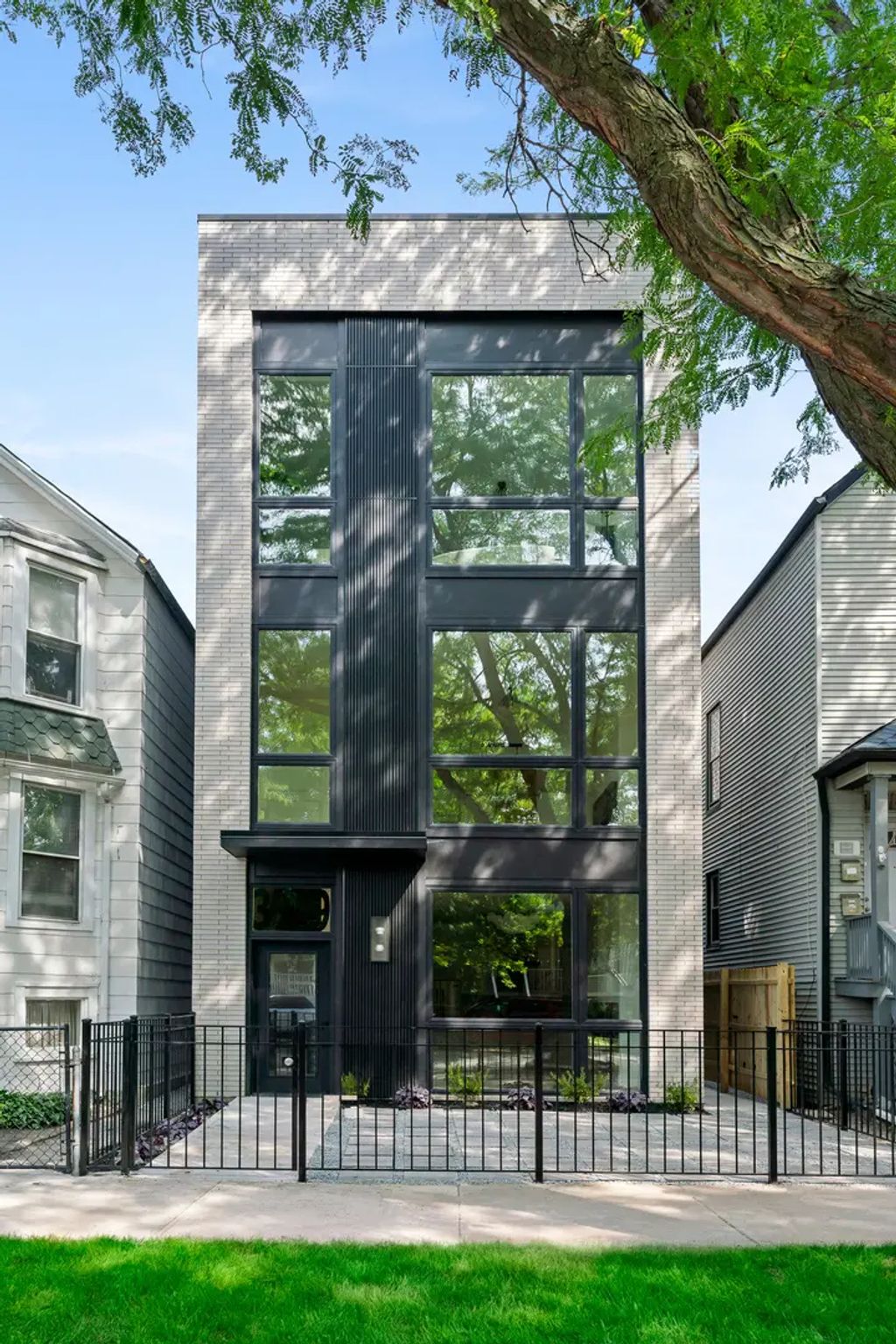 3329 N Whipple Street 3, Chicago, 60618